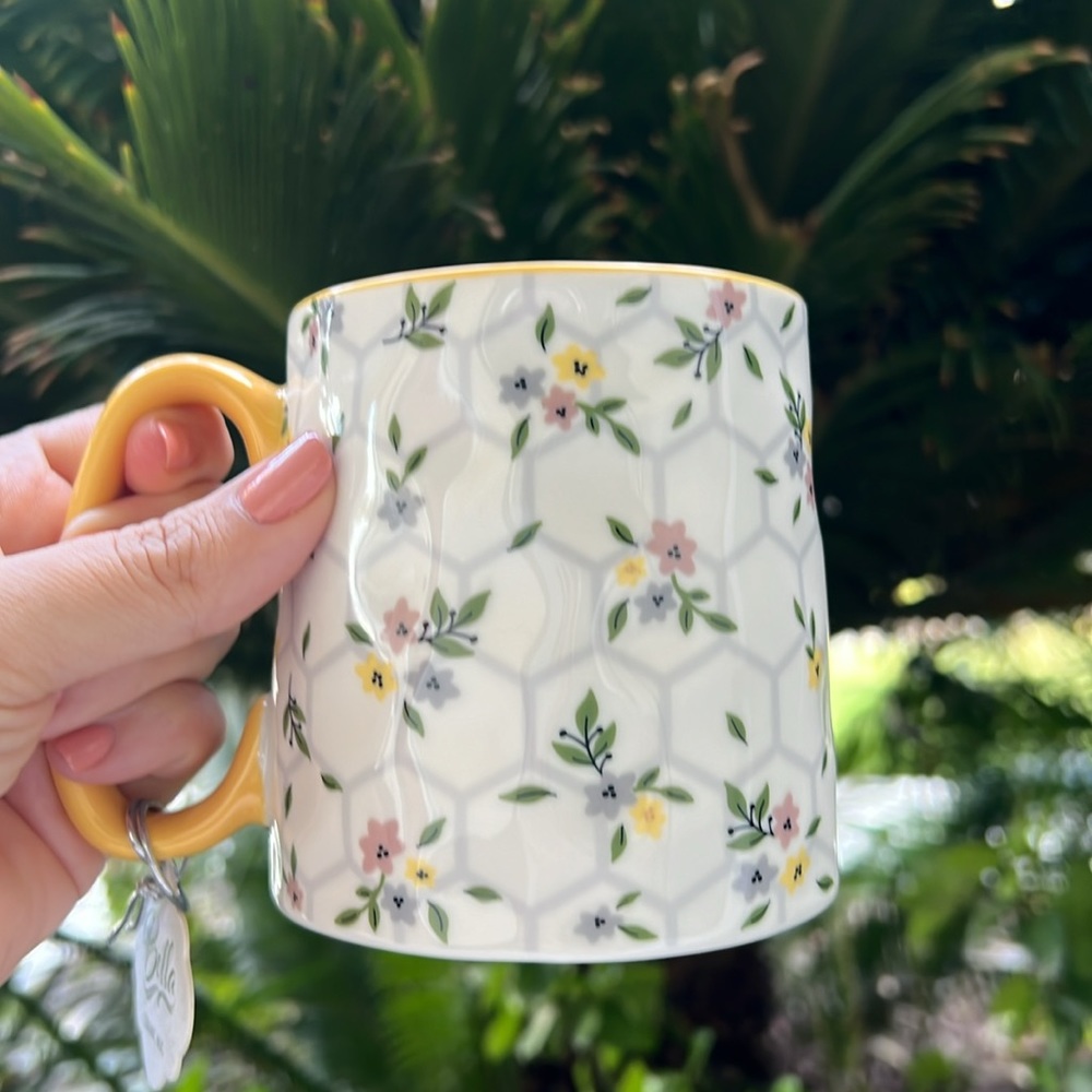 Bella Floral Ceramic Mug - Picture 11 of 15